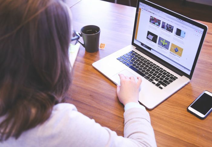 How to Get Your First Clients as a Social Media Consultant